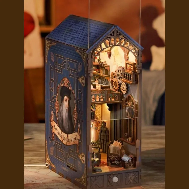 Leonardo Da Vinci book nook kit β detail view 6