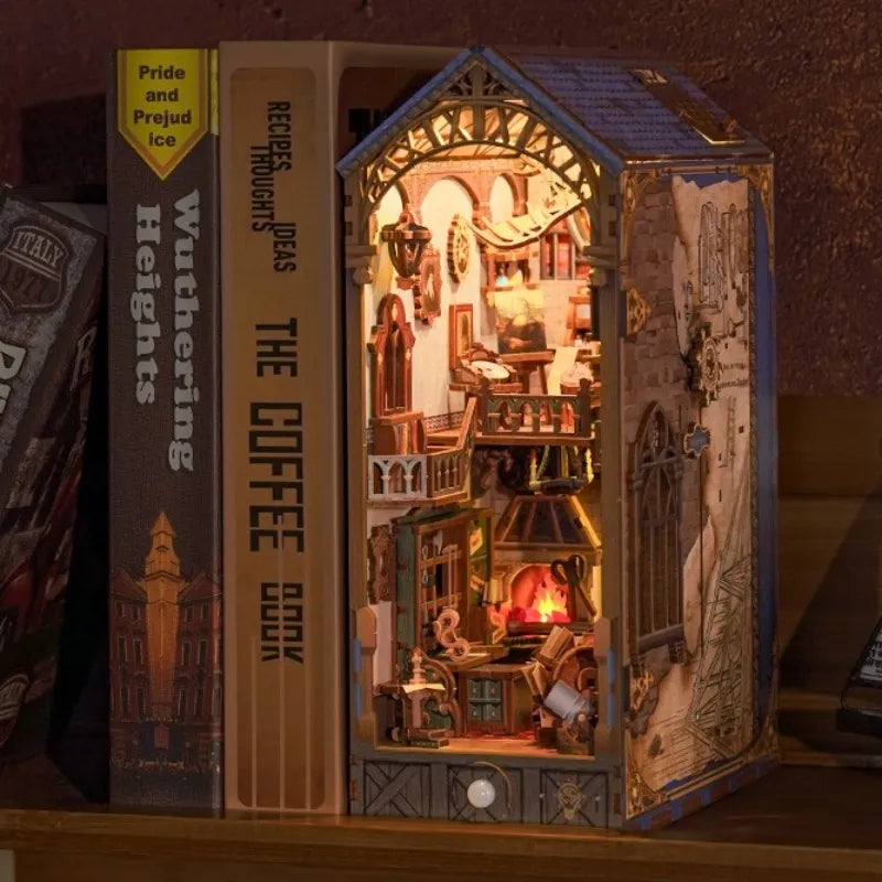 Leonardo Da Vinci book nook kit β detail view 5