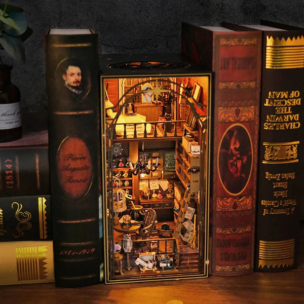 Mira's Magic House Book Nook Kit