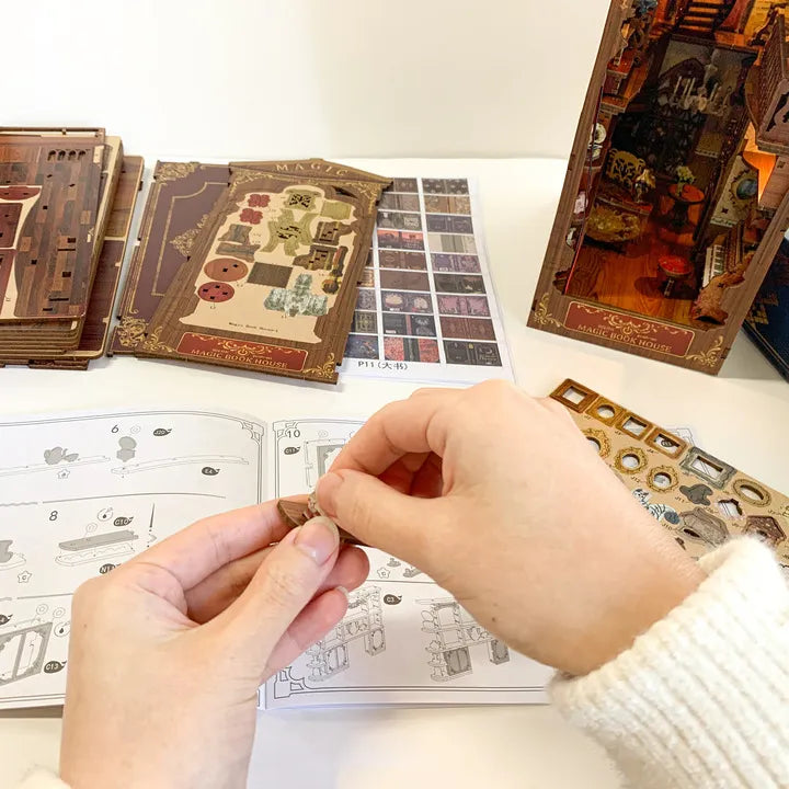 Magic World Book Nook Kit