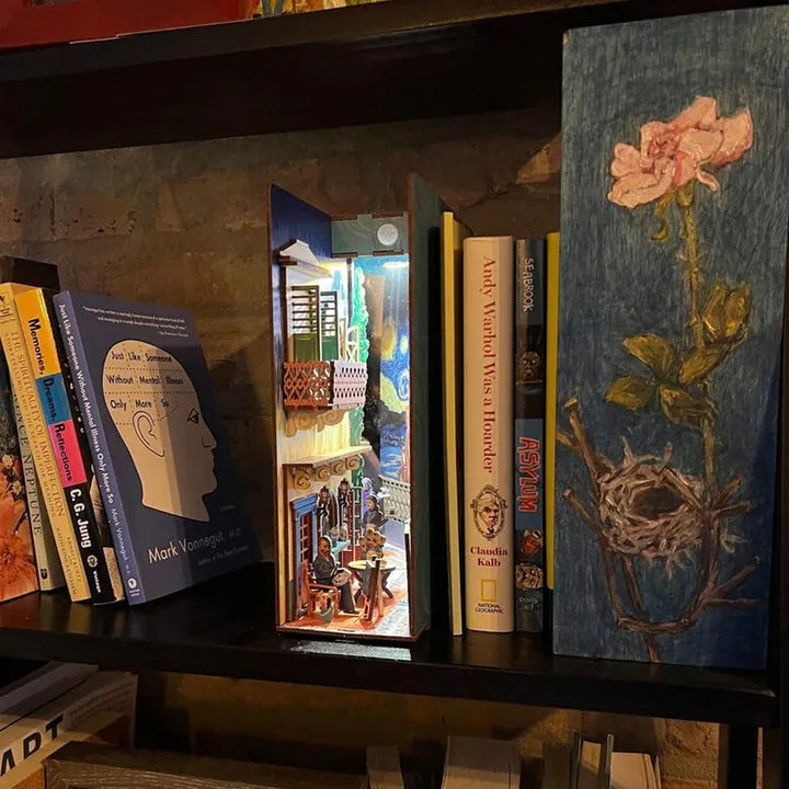 Vincent's World Book Nook Kit