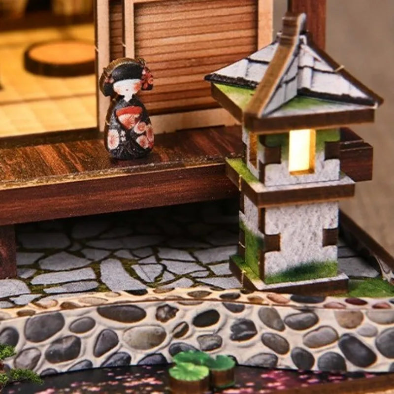 Moss-Lantern Harmony Garden Miniature House Kit